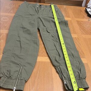 Abercrombie & Fitch Men's Green Cargo Pants with Zippered Cuffs